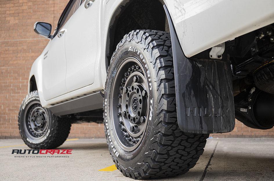 TOYOTA HILUX N80 4WD ARMORY MATTE BLACK